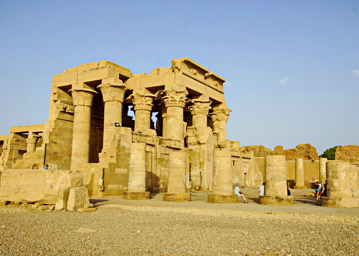 Day Trip to Aswan Temples (Komo Ombo & Edfu)