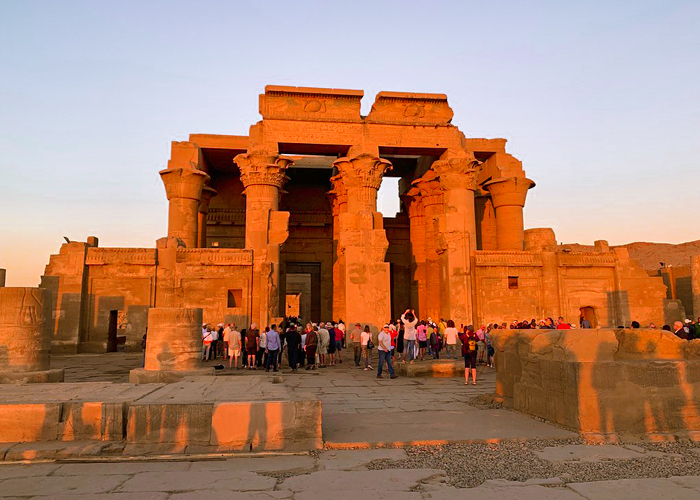 Day Trip to Aswan Temples (Komo Ombo & Edfu)