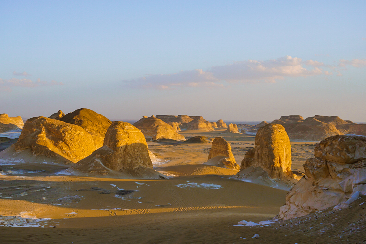 6 Days Safari Tour in Cairo, Bahariya Oasis, and White Desert