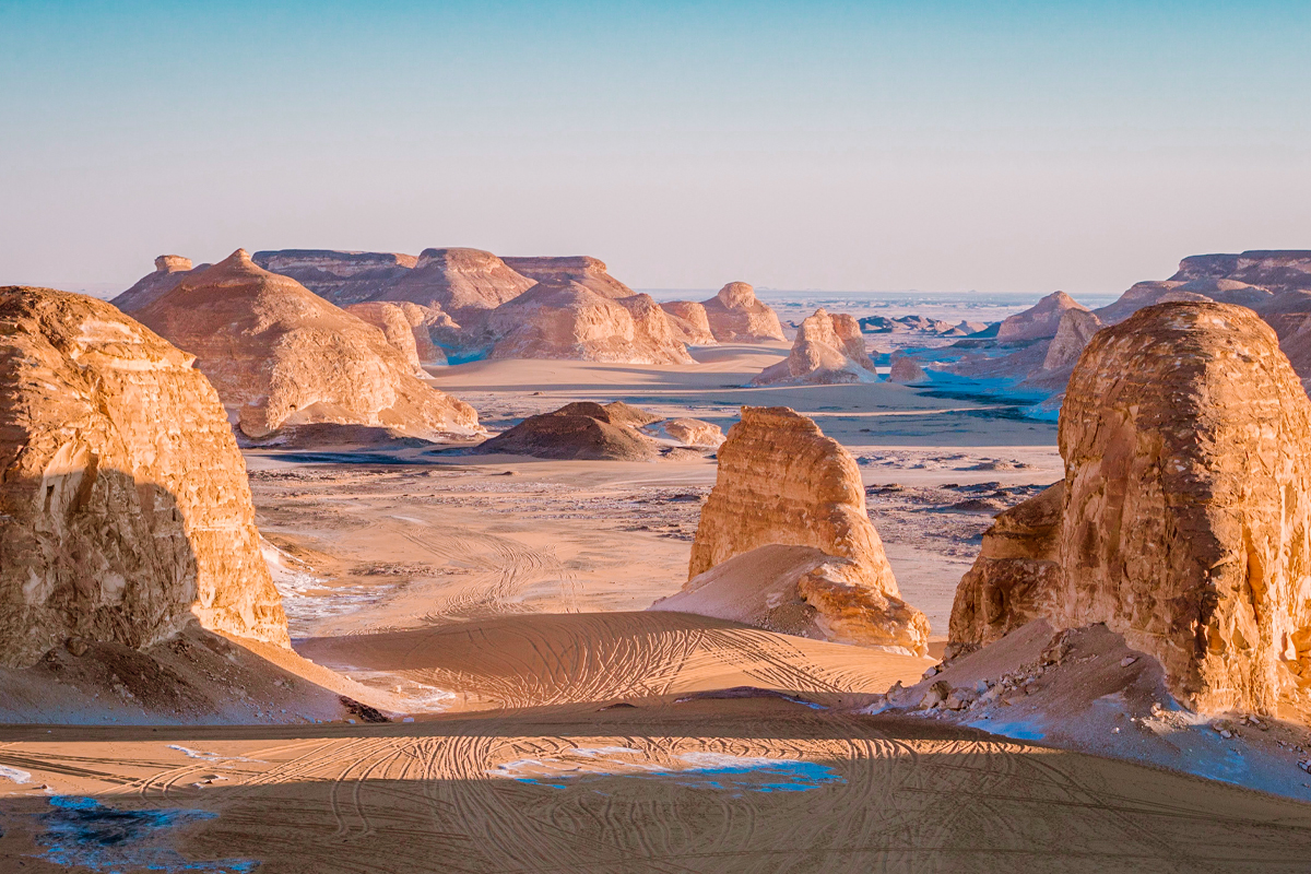 6 Days Safari Tour in Cairo, Bahariya Oasis, and White Desert